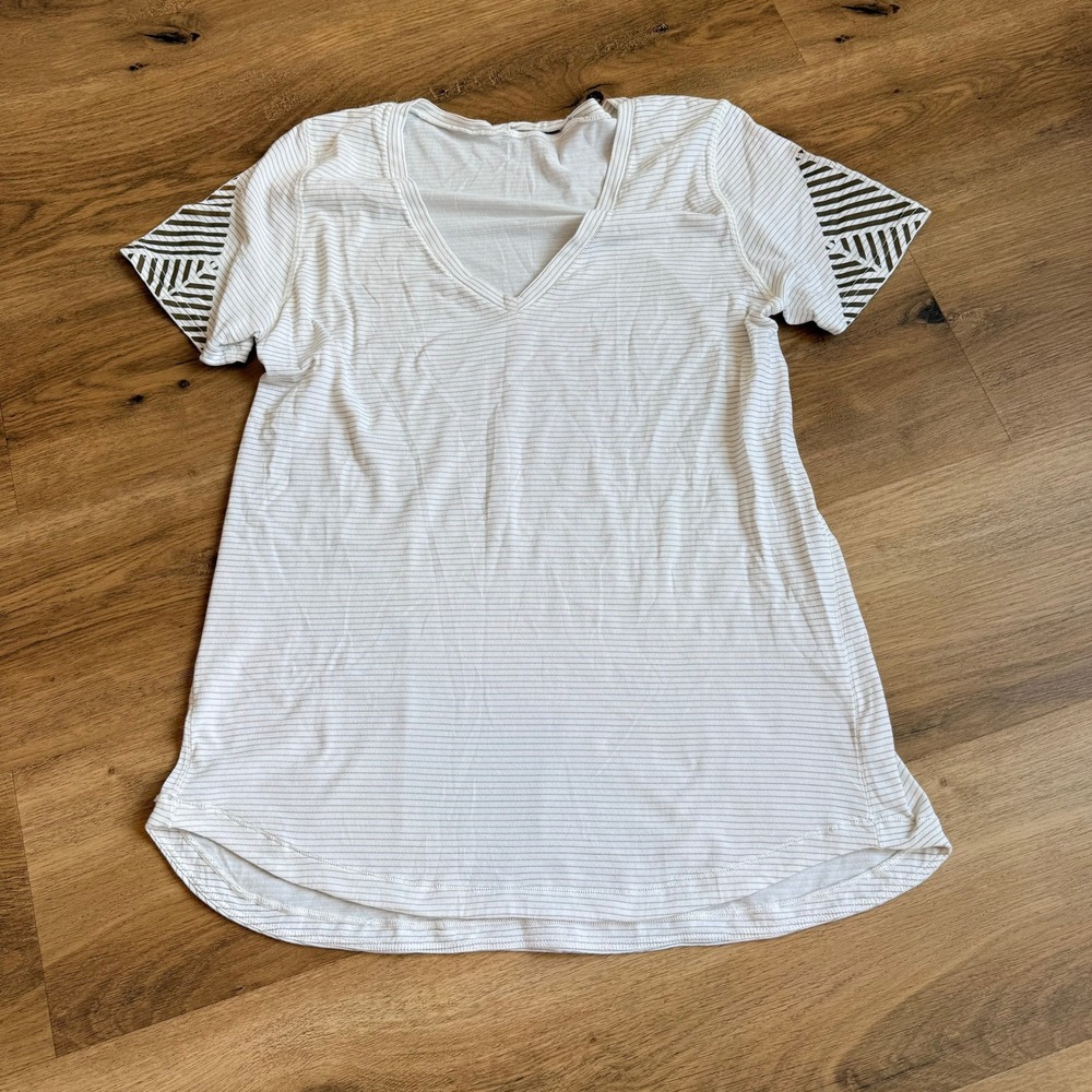 Lululemon‎ What The Sport Tee Short Sleeve V-Neck Striped White Olive Green Gold